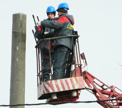 Установка траверс на опорах в городе Краснодаре на улице Российской